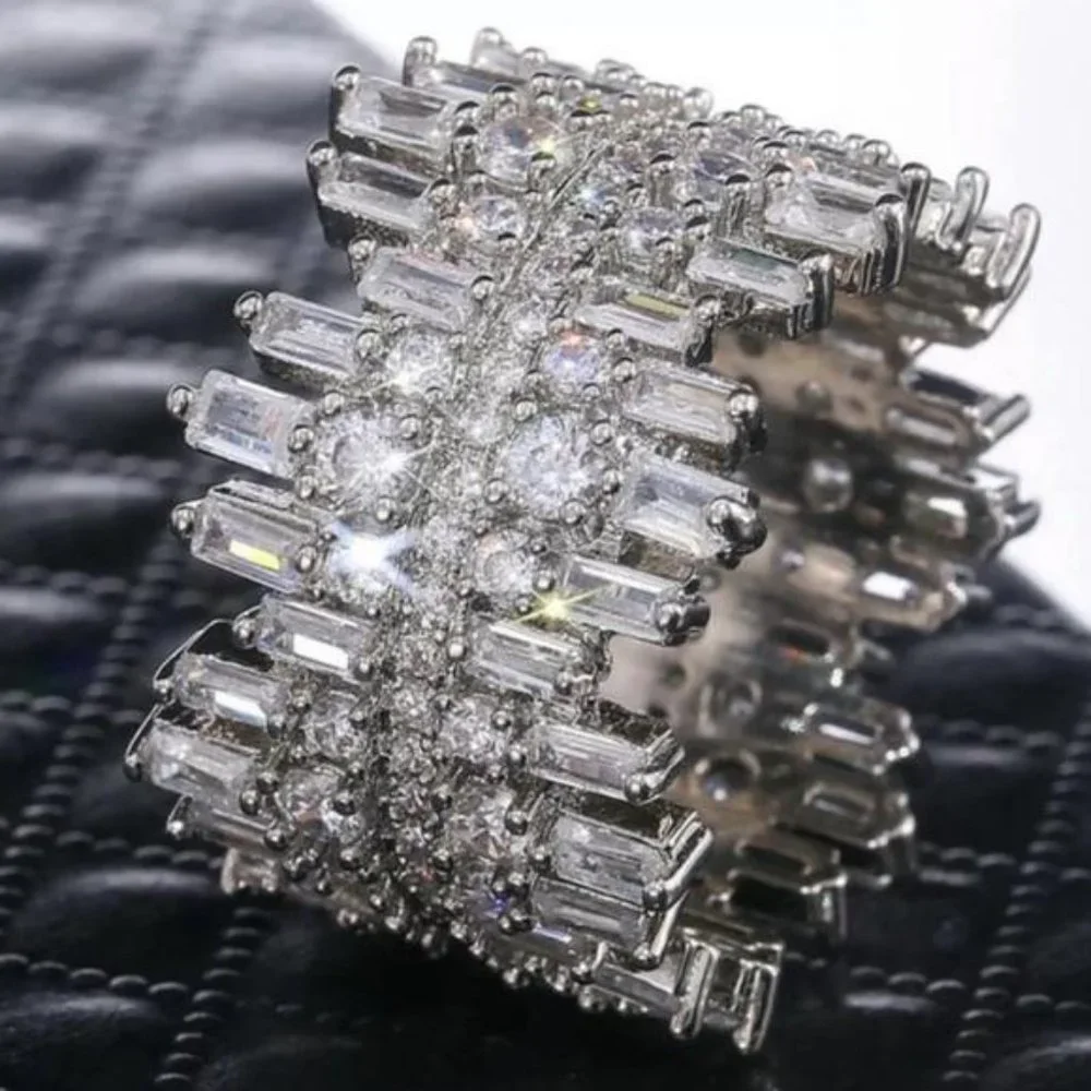 SQUARE 925 STERLING SILVER DIAMOND RING, CUTE RING, SHINY RING. - Picture 2 of 7